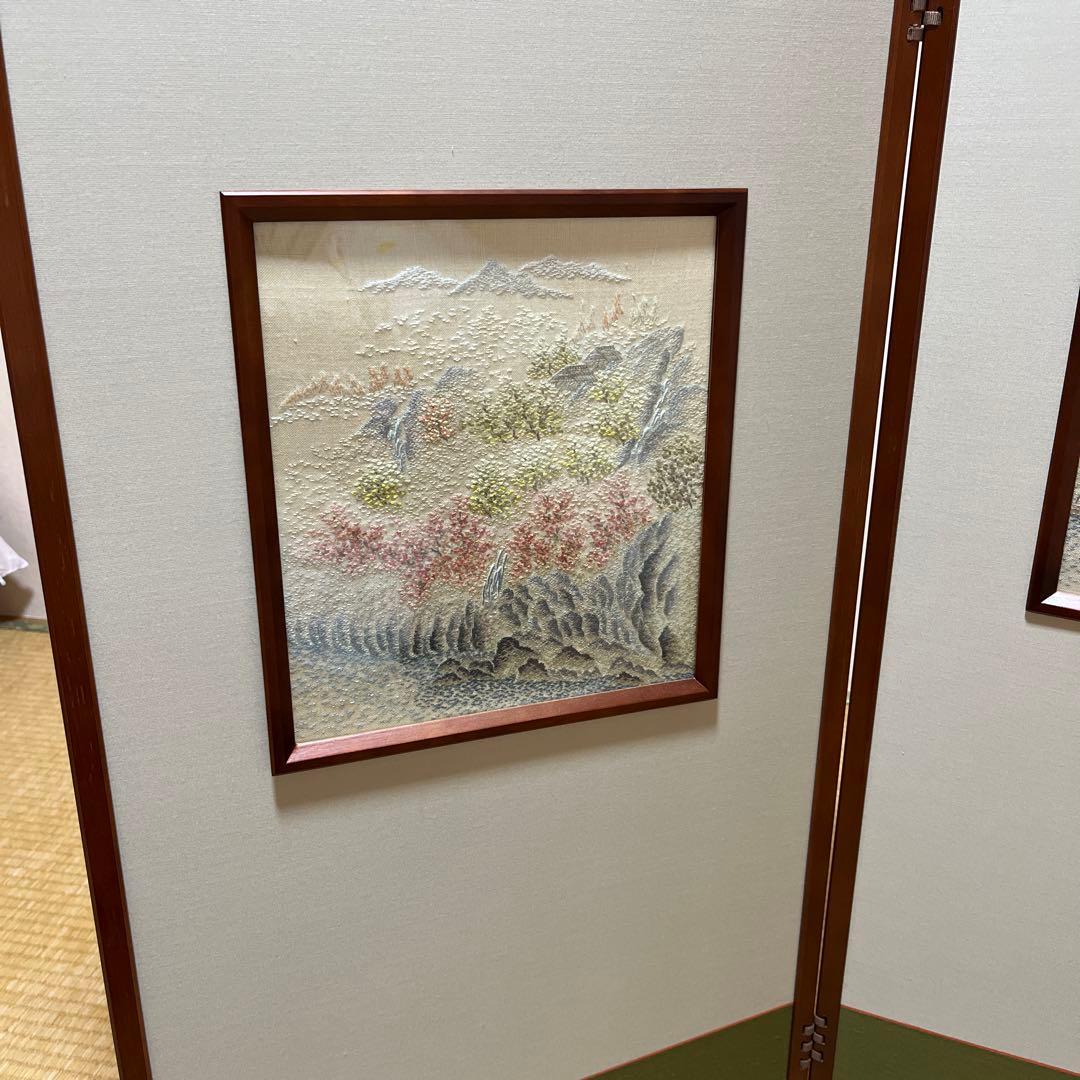 戸塚刺繍作品山水画 木製パーテーション 二つ折り式
