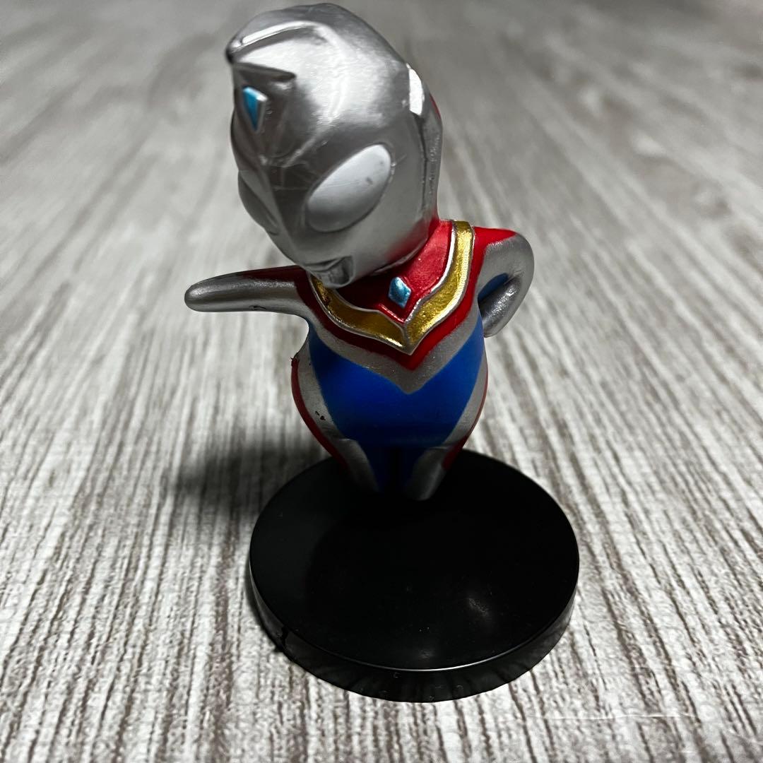 【レア⁈】ウルトラマン　ミニフィギュア　おデブ⁈ おもしろポーズ⁈ 3体　台座付