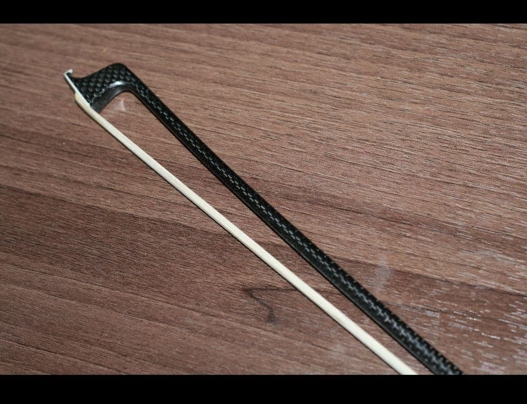 バイオリン弓　4/4 カーボン