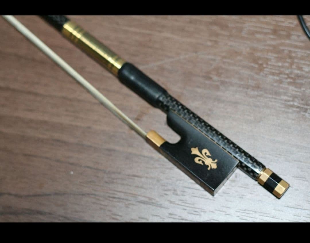 バイオリン弓　4/4 カーボン