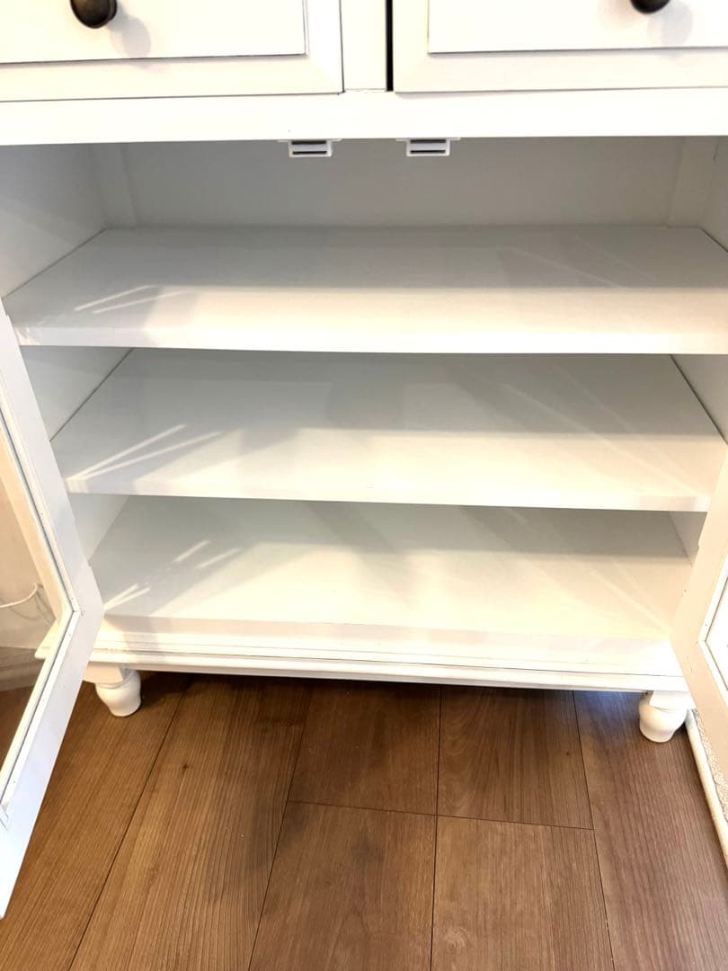 ホワイト木製 キャビネット アンティーク調