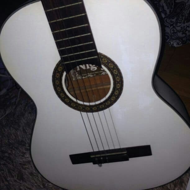 白いギター売ります！