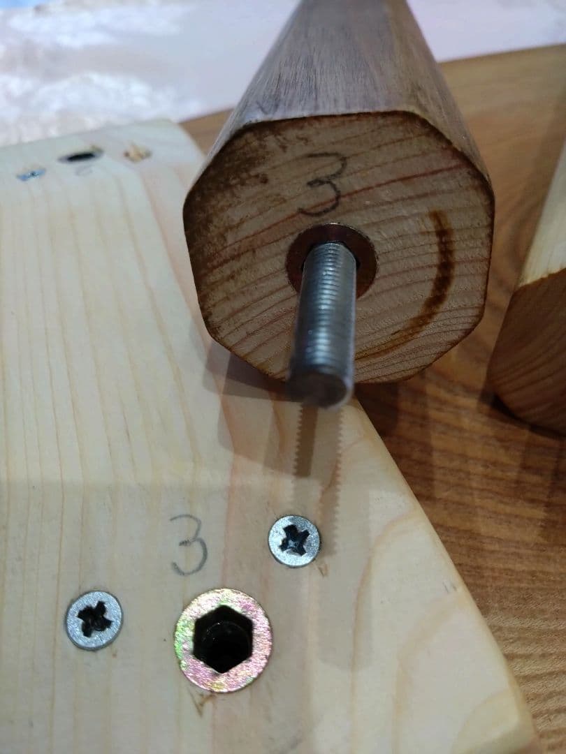 ケヤキのテーブル⑱　ケヤキ一枚板の模様が綺麗なテーブル