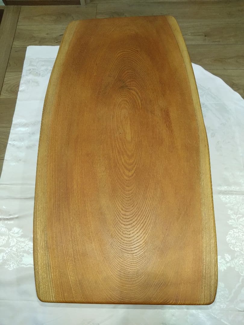 ケヤキのテーブル⑱　ケヤキ一枚板の模様が綺麗なテーブル