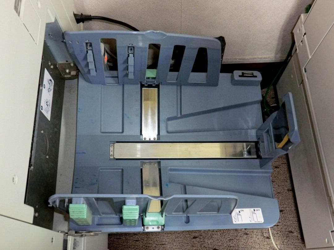 輪転機　RISOGRAPH RZ670