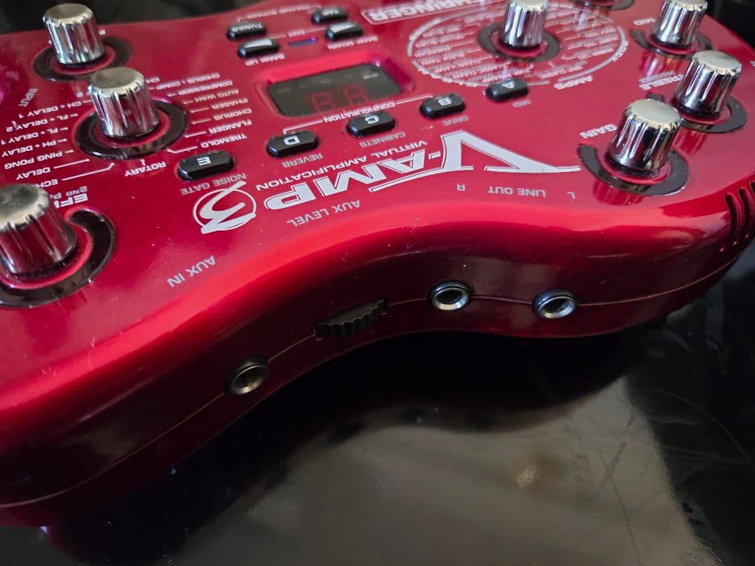 BEHRINGER VAMP 3 ギターエフェクター　アンプシミュレーター