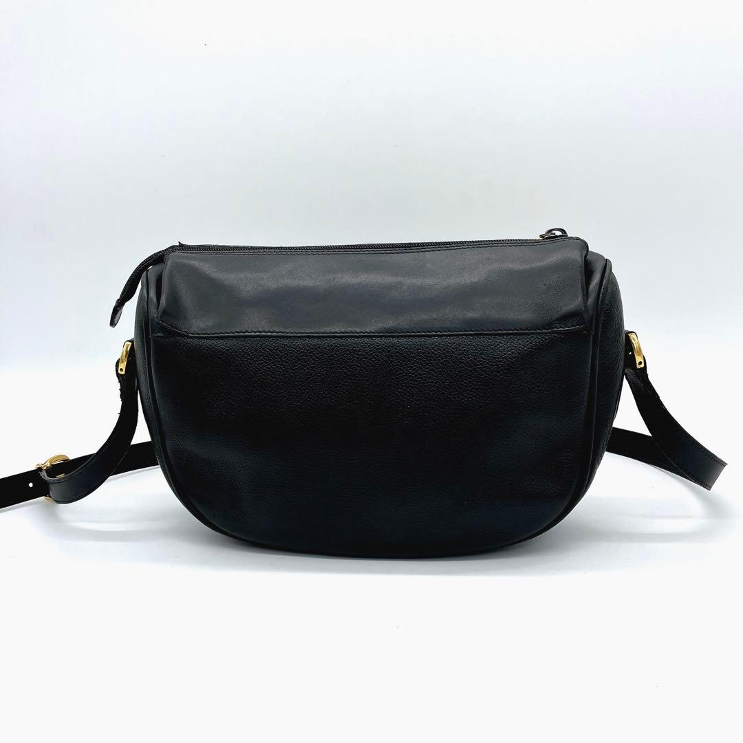 【GUCCI】ショルダーバッグ　インターロッキング　レザー　ブラック