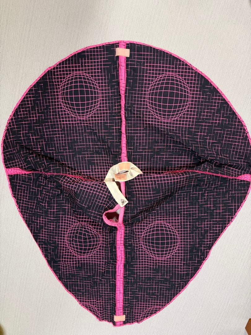 20471120 スカート　ケープ　マント　ポンチョ　蛍光　ピンク　時空　4次元