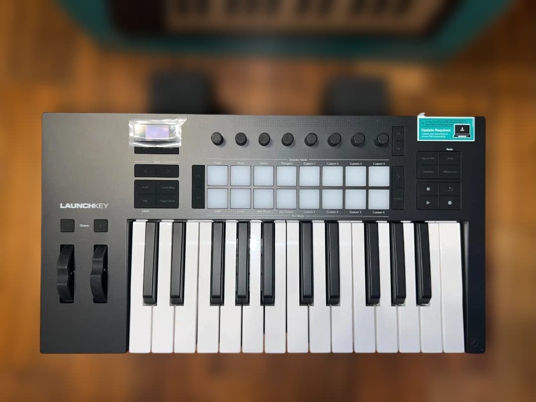 ほぼ美品 Novation/Launchkey 25 Mk4 （フルサイズ）