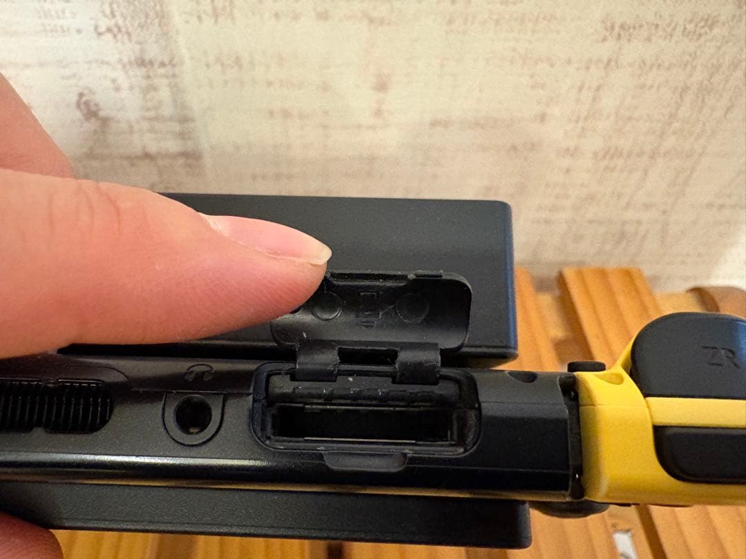 Nintendo Switch ピカチュウ・イーブイデザイン