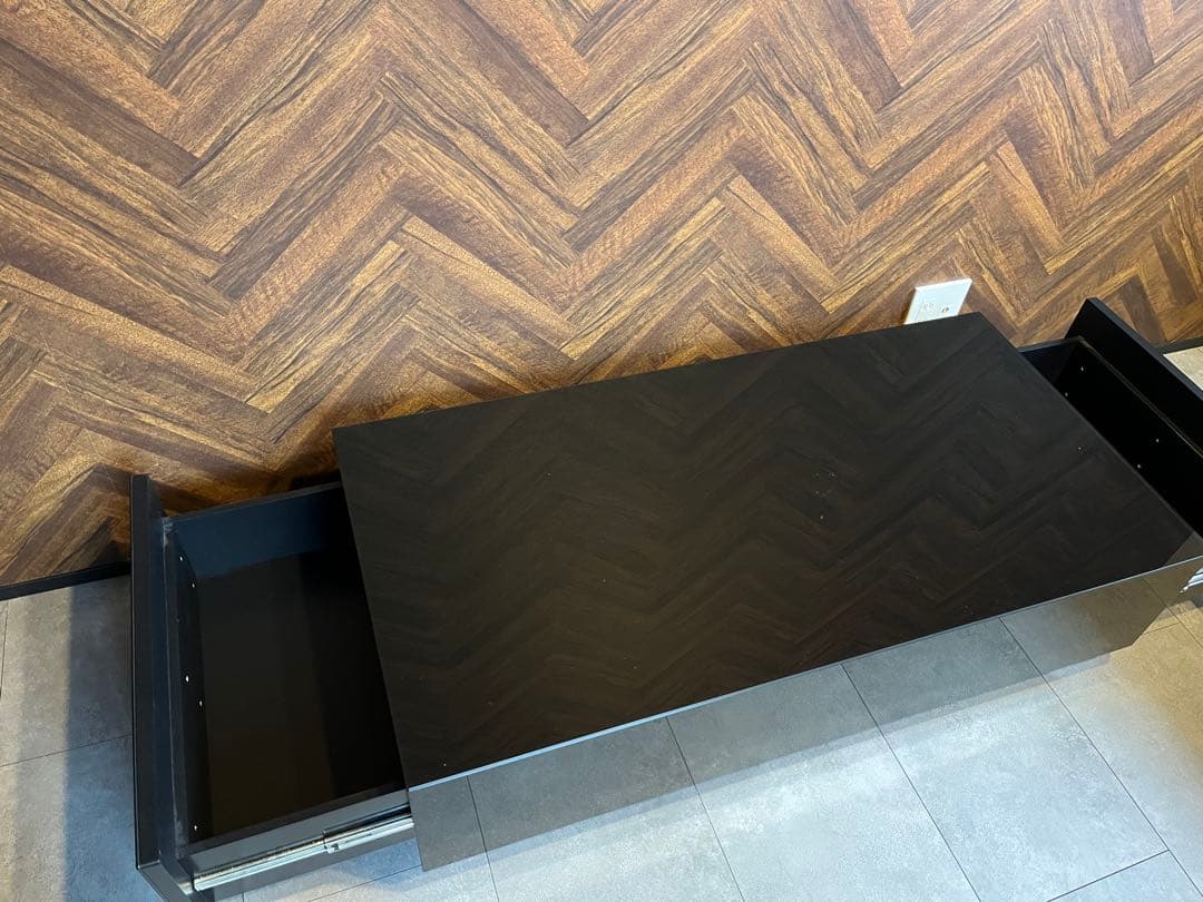 ガラスローテーブル