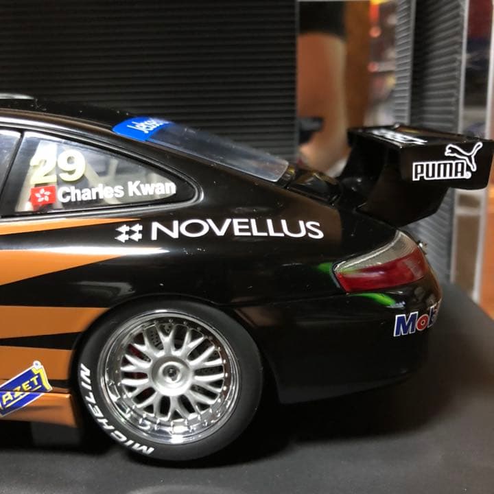 未展示品オートアート1/18 ポルシェ911GT3R アジアンカレラカップ優勝車