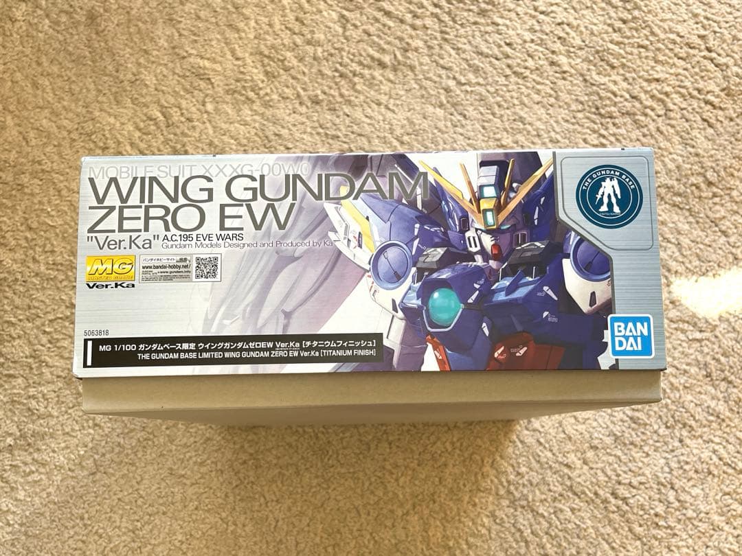 MG 1/100 ウイングガンダムゼロ（Ver.Ka） チタニウムフィニッシュ