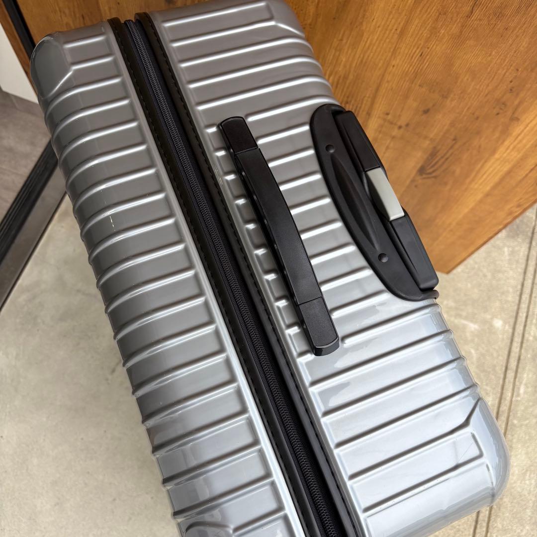 リモワ　サルサ　104L 2輪　シルバー　グレー　最大容量　キャリーケース