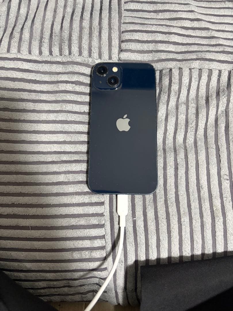 Apple iPhone 13 ミッドナイト 本体　pitaka ケース付