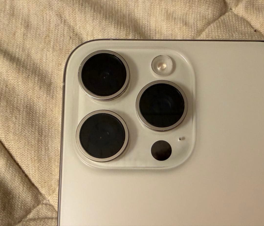 iPhone 15 Pro Max 256GB ホワイトチタニウム SIMフリー