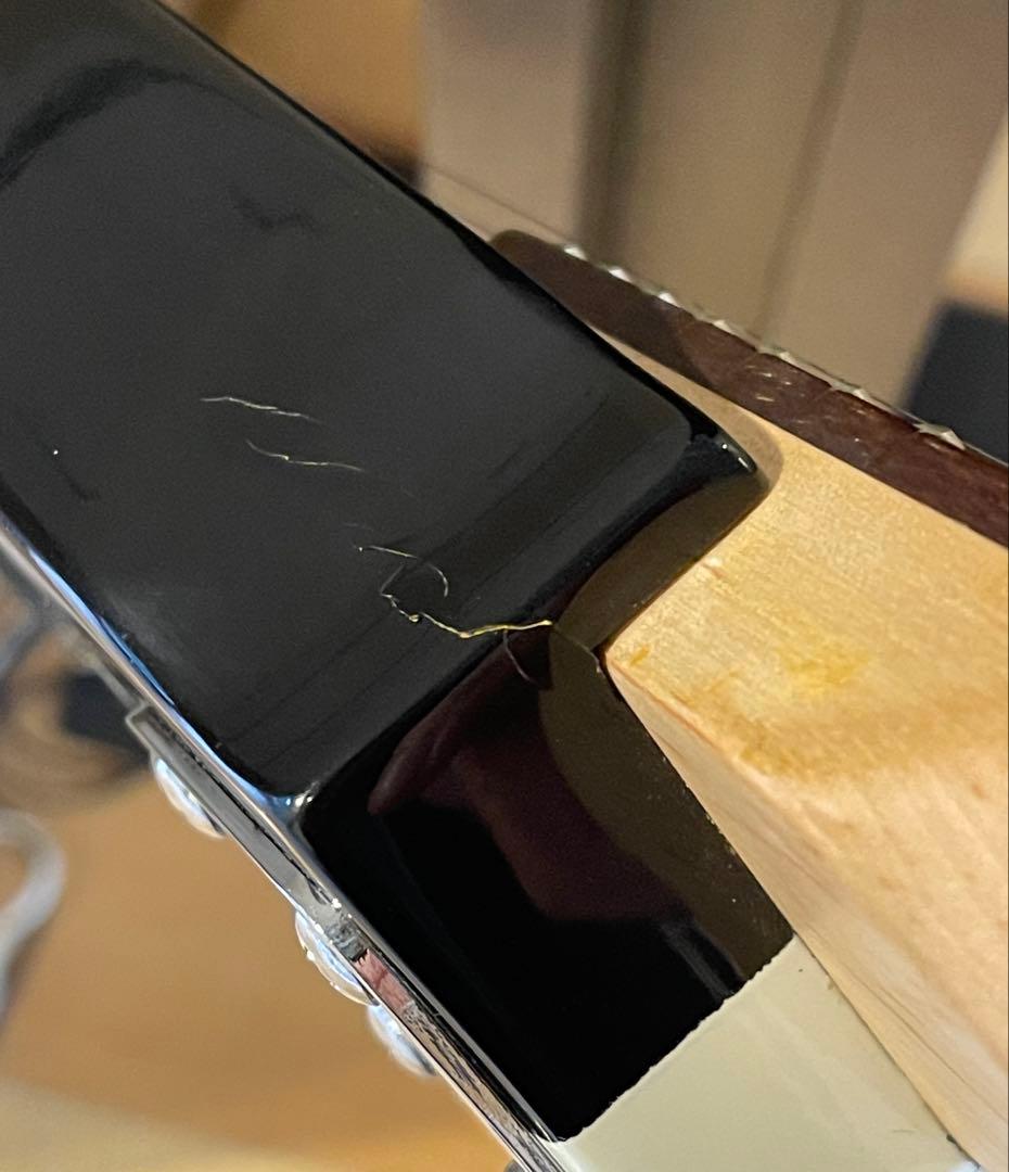 K-garage Junior アンプ内蔵 ミニギターV型 白黒