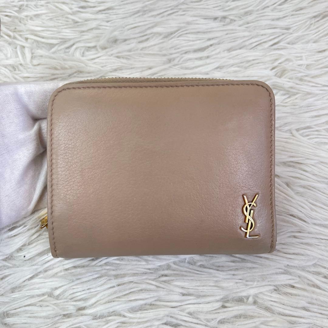 美品/現行✨イヴサンローラン 二つ折り財布　カサンドラ　YSL　ピンクベージュ
