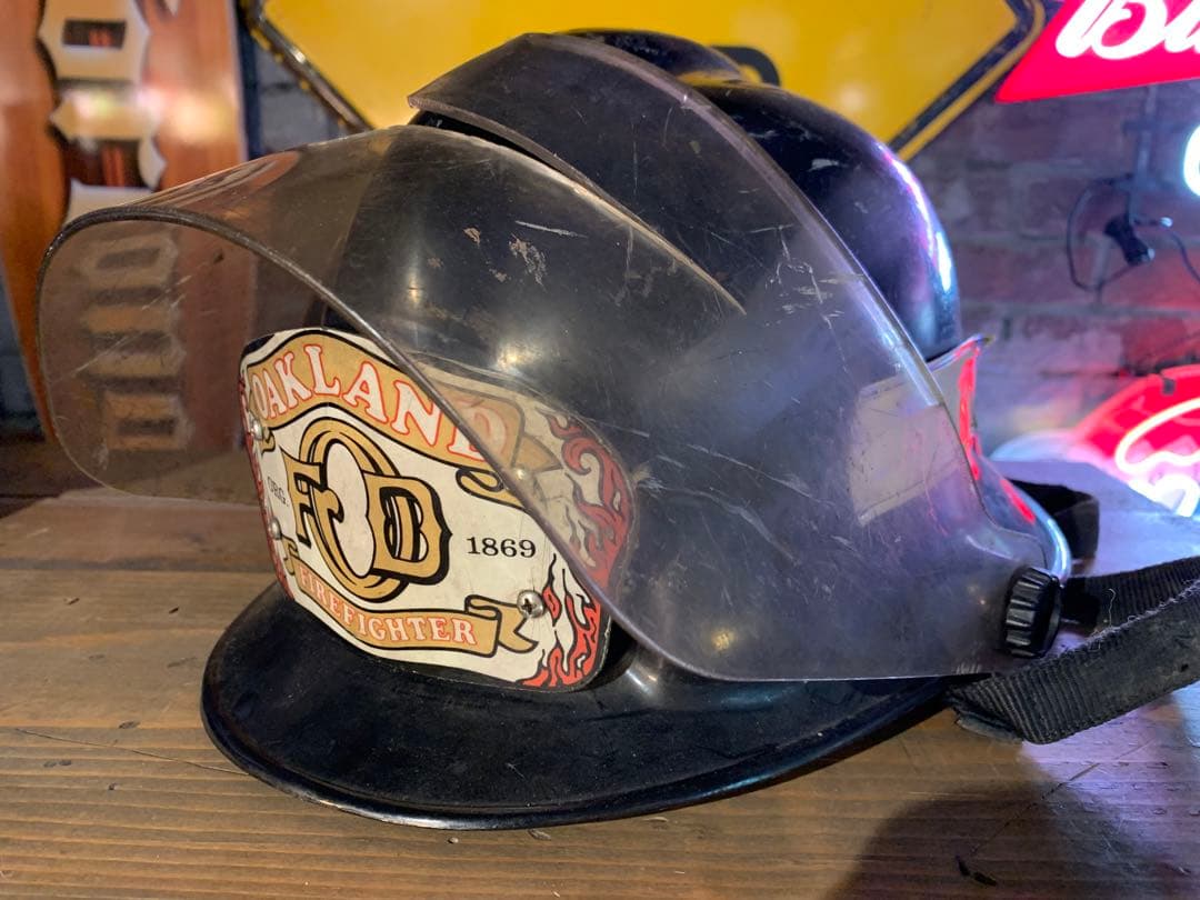 アメリカ実物消防士ヘルメット オークランド消防署 ファイアファイターヘルメット