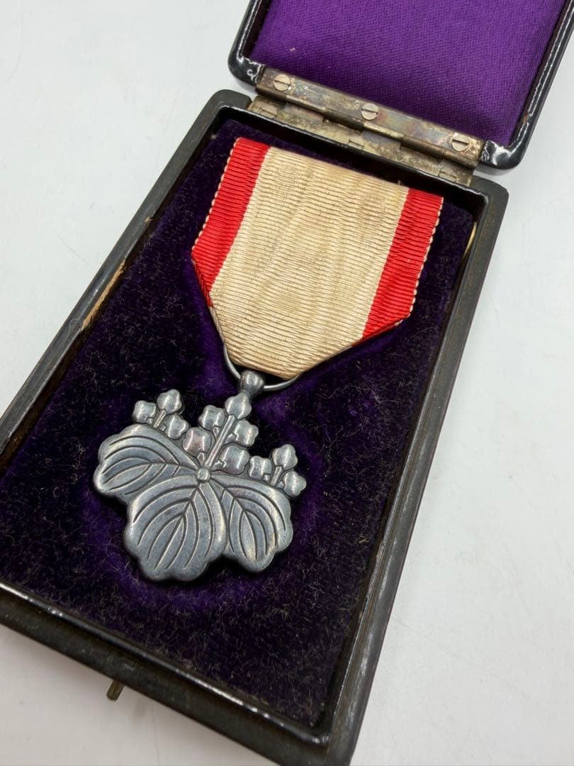 勲章 勲八等白色桐葉章