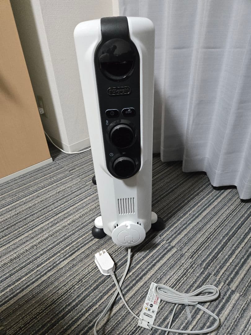 値下げしました 【美品】デロンギ　オイルヒーター　RHJ35M1015-BK