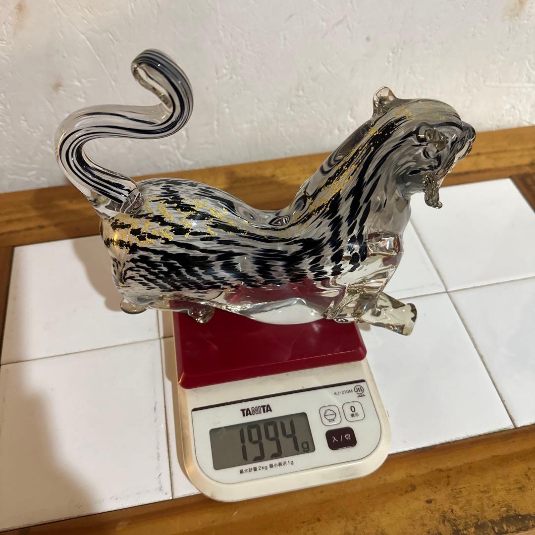虎の置物　ガラス製