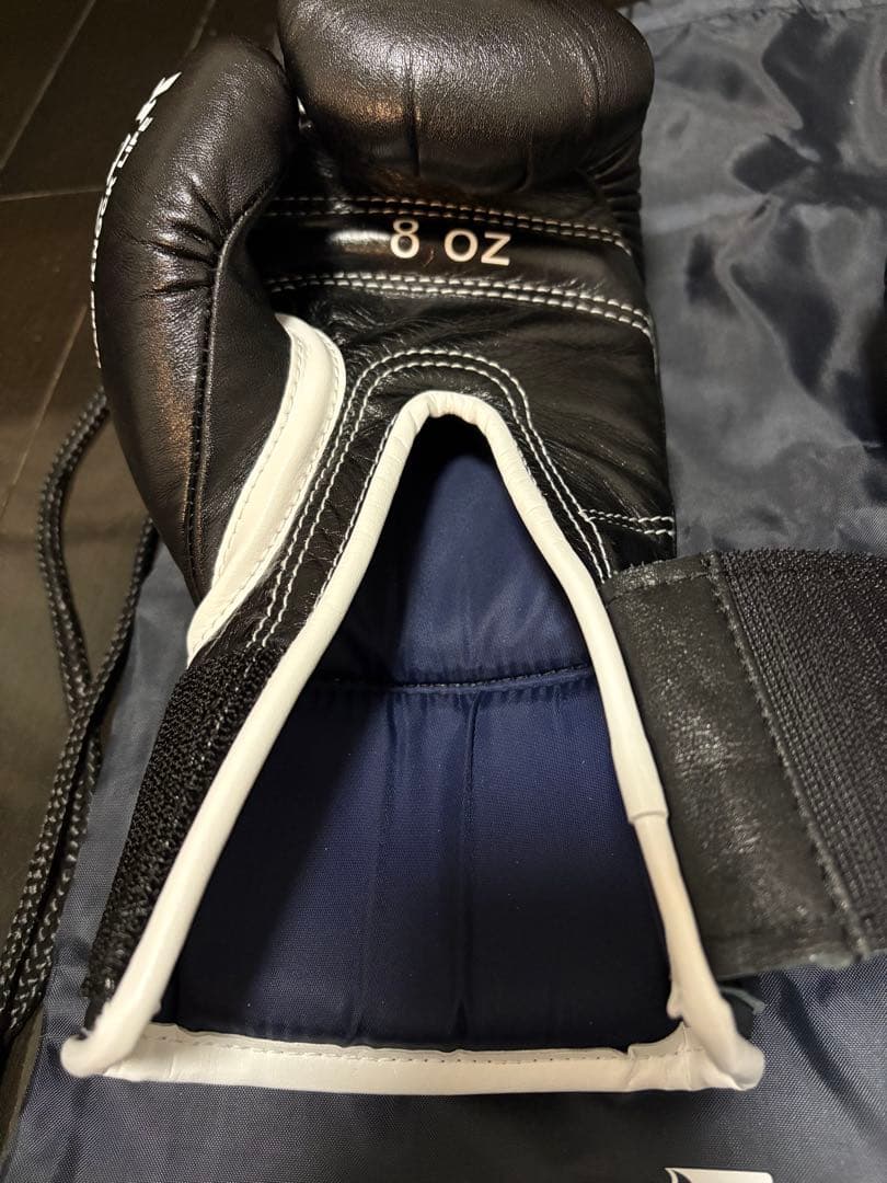 ISAMI BOXER ボクシンググローブ 8oz ベルクロ 黒