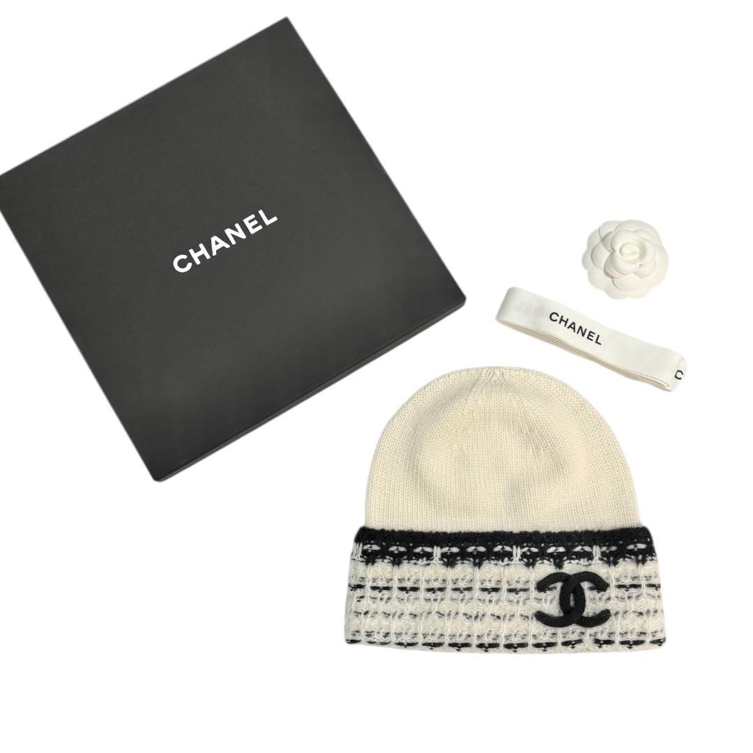 CHANEL ニット帽・ツイード柄　ビーニー ホワイト・ブラック