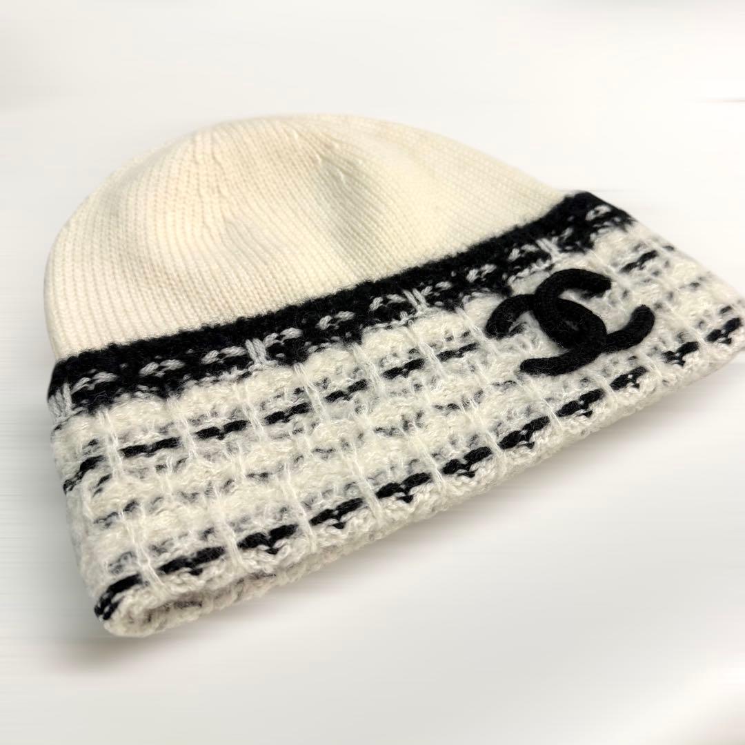CHANEL ニット帽・ツイード柄　ビーニー ホワイト・ブラック