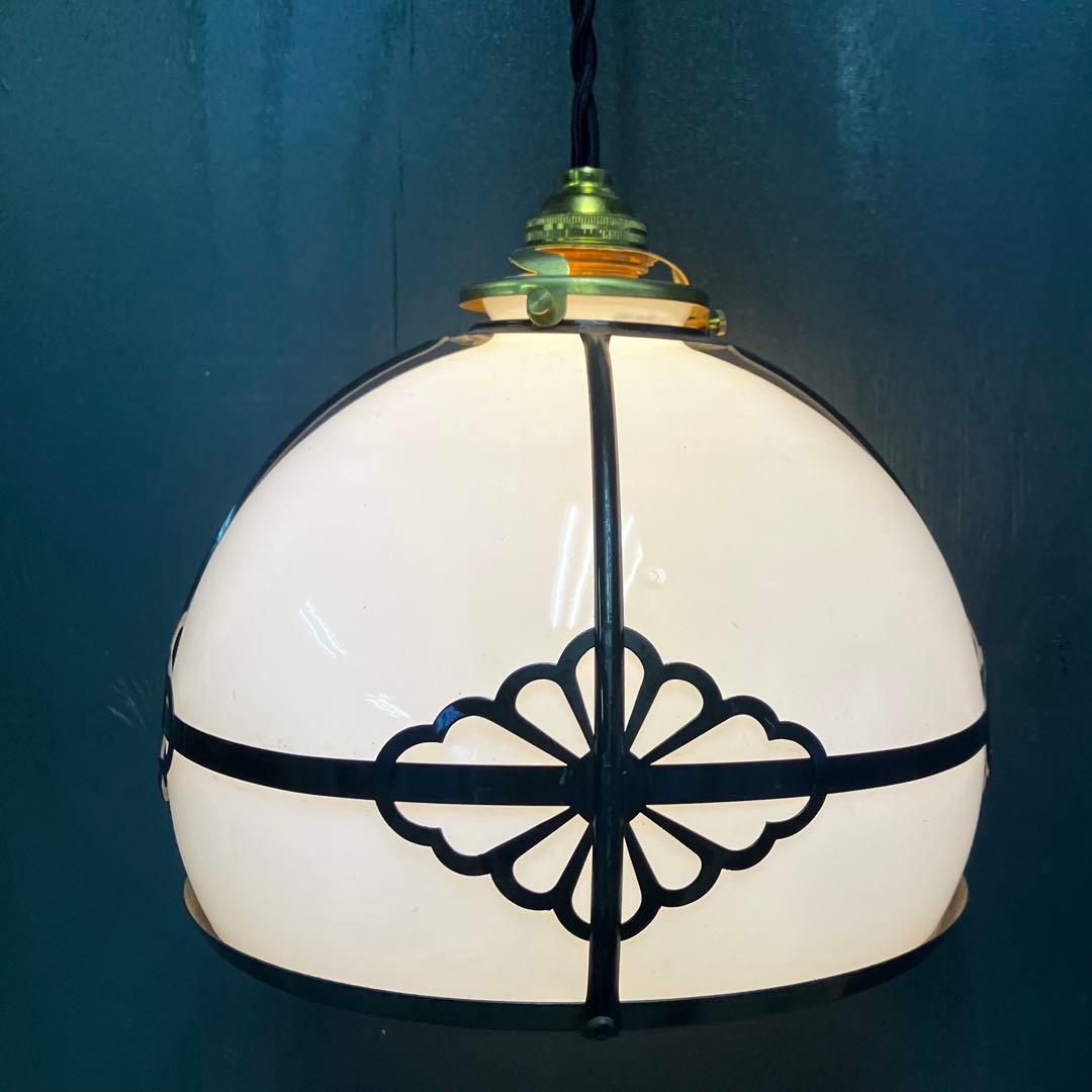アンティーク　乳白色ガラスシェード　ペンダントライト　レトロ　2個セット