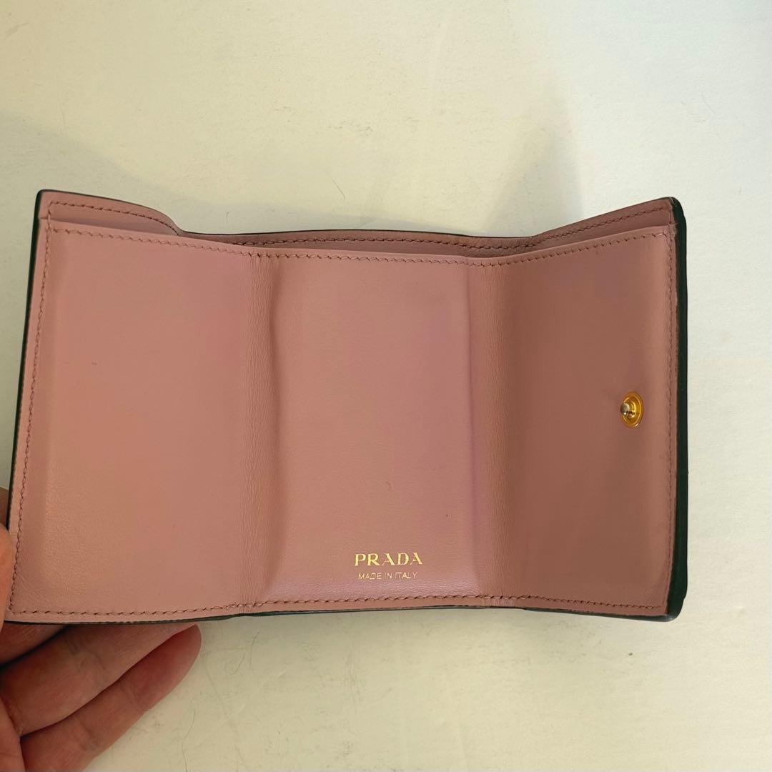 【ギャランティ完備】PRADA 3つ折り財布 グレージュ レザー