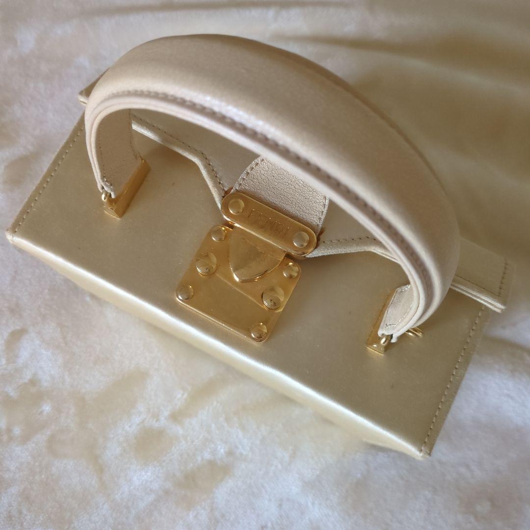 FENDI　ゴールド ショルダーバッグ