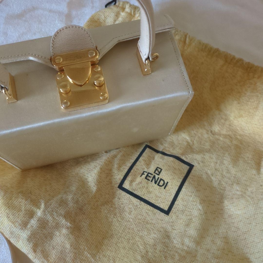 FENDI　ゴールド ショルダーバッグ