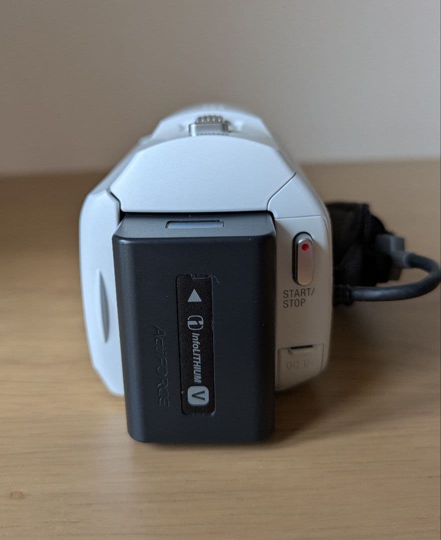 【稼働品】SONYハンディカムHDR-CX680 2017年製