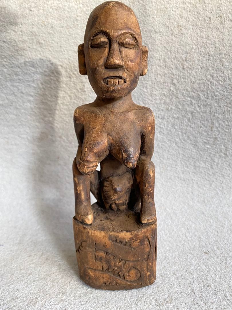 【インドネシア・スマトラ】木彫り／プリミティブアート　男女の置物