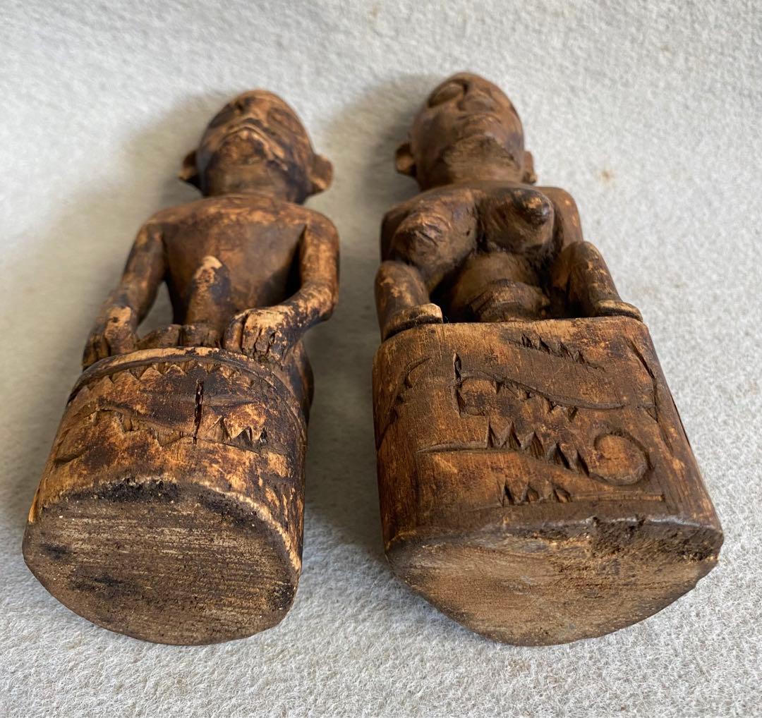 【インドネシア・スマトラ】木彫り／プリミティブアート　男女の置物