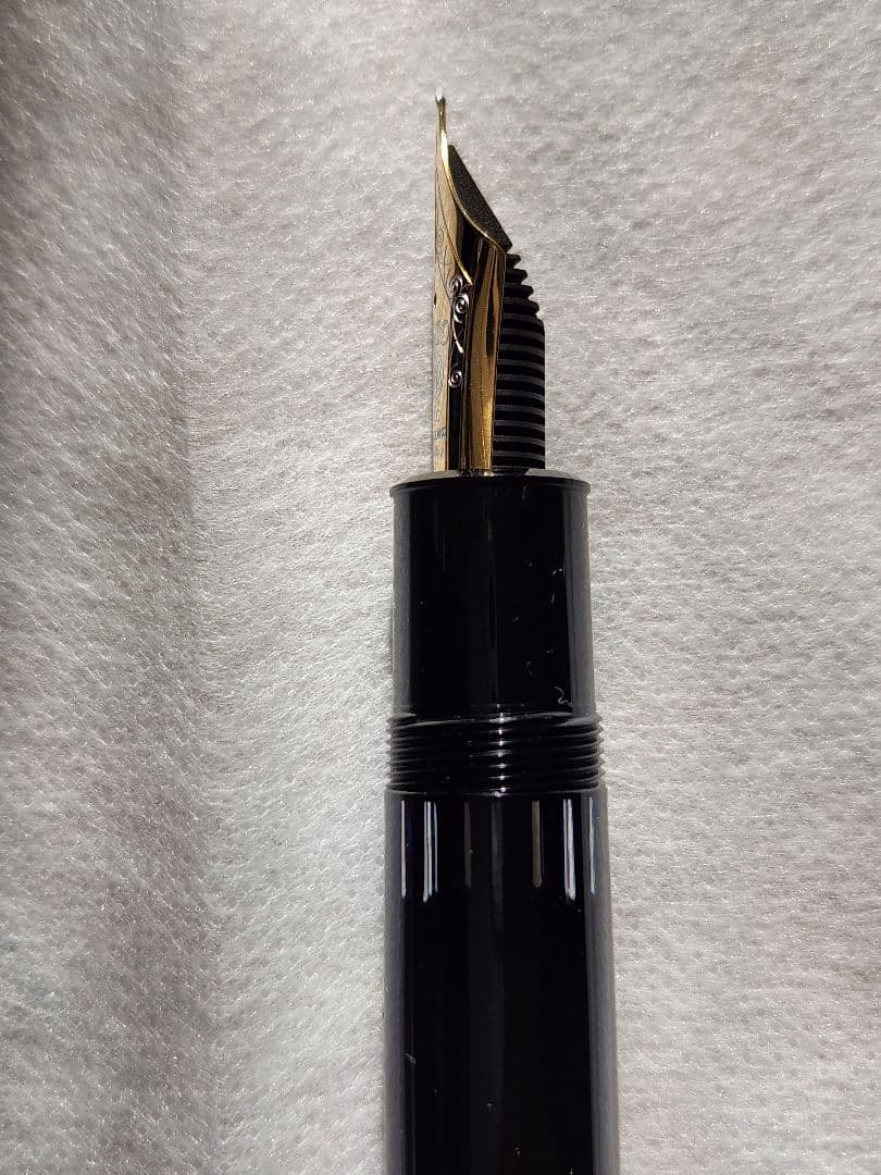 極美品 モンブラン １４９ １４Ｃ 中白 Fニブ 段無エボナイト芯