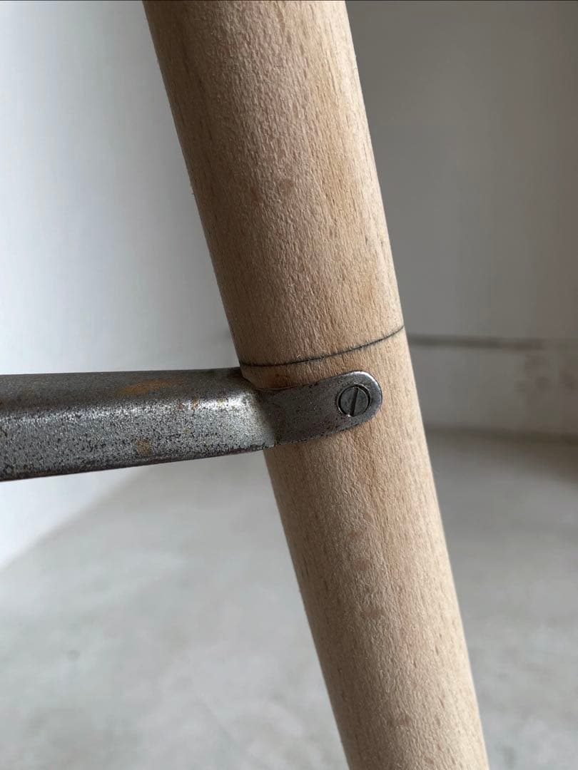 古い三本脚スツール 丸椅子　レトロ　古道具　アンティーク