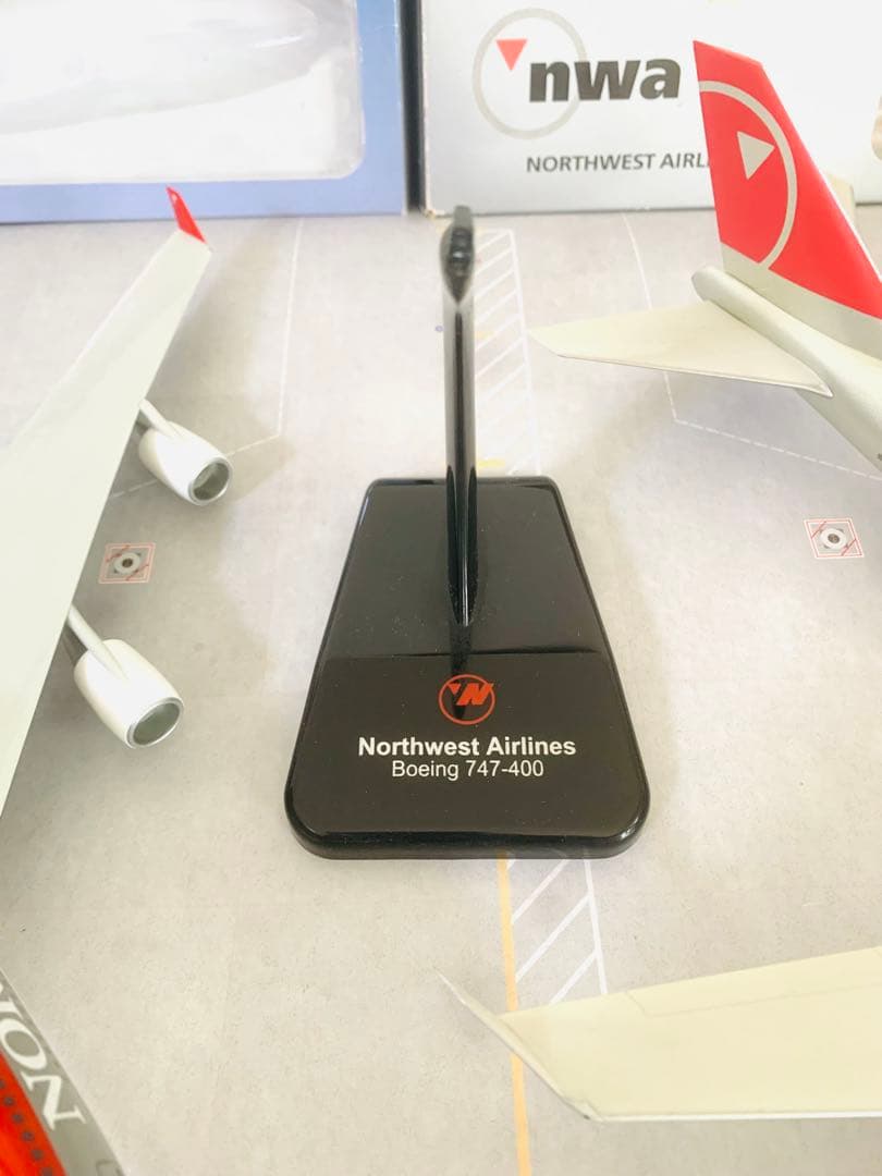 ホーガン製１／２００ＮＷＡ／Ｂ７４７－４００新旧塗装２機セットプラ樹脂製完成品