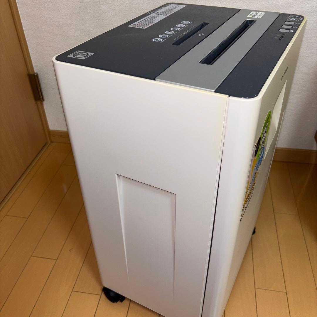 アイリスオーヤマ 電動シュレッダー SH12H (静音・A4・12枚細断)