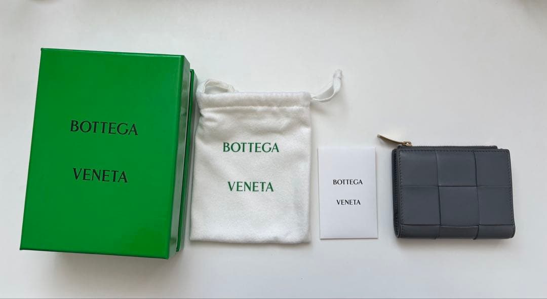 BOTTEGA VENETA 二つ折り財布 イントレチャート グレー ジップ