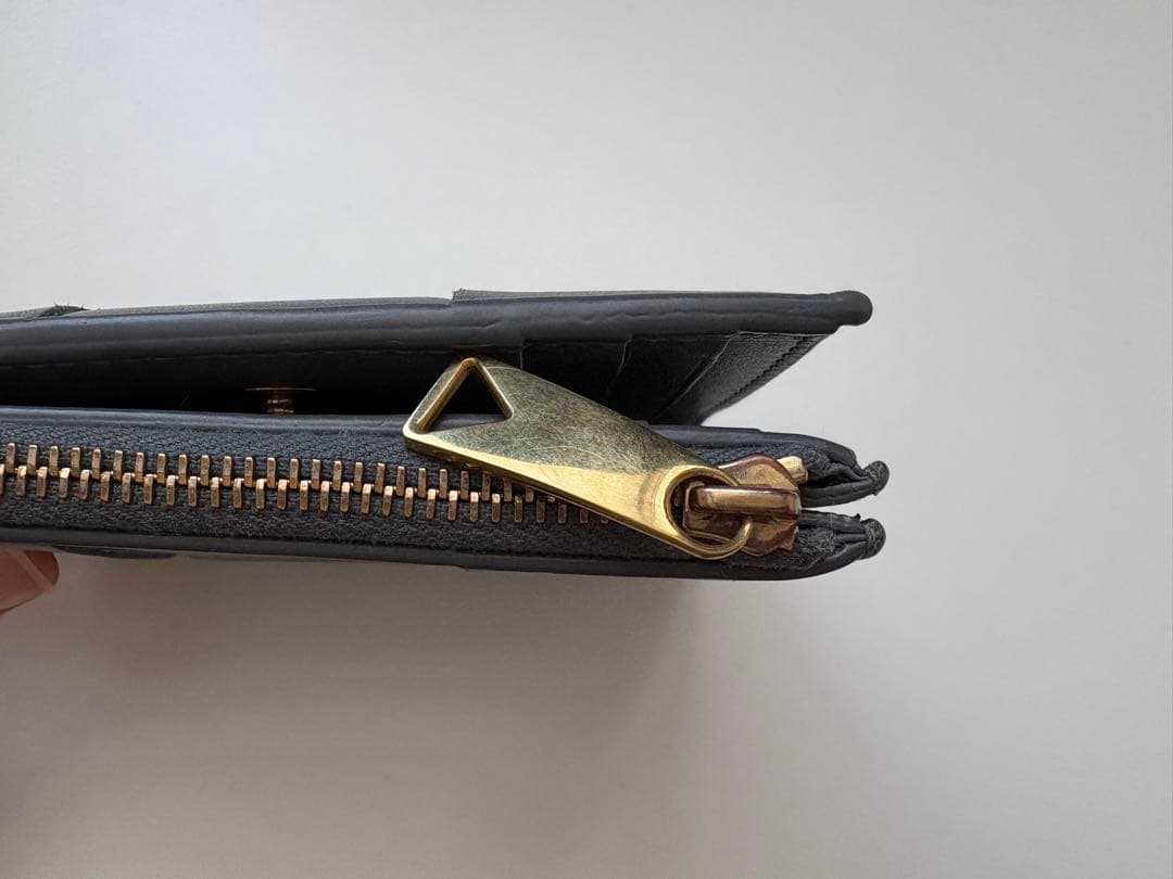 BOTTEGA VENETA 二つ折り財布 イントレチャート グレー ジップ