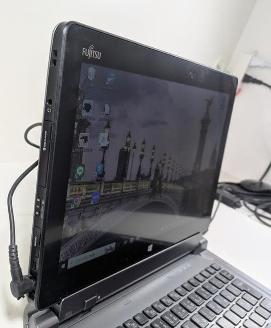 【持ち運びに♪】タッチパネル✨コンパクトノートパソコン✨カメラ・オフィス✨無線