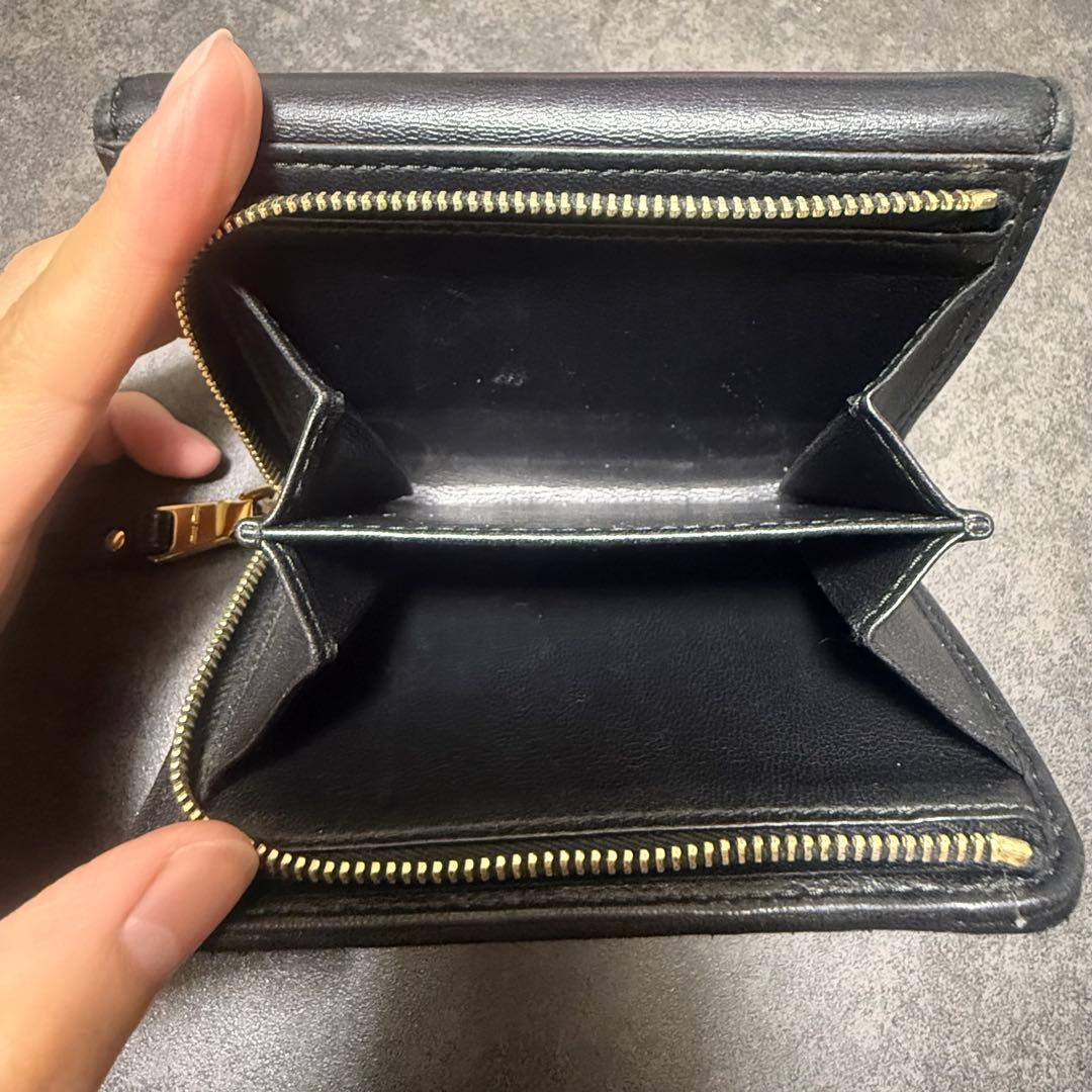 miu miu 三つ折り財布 黒 マテラッセレザー