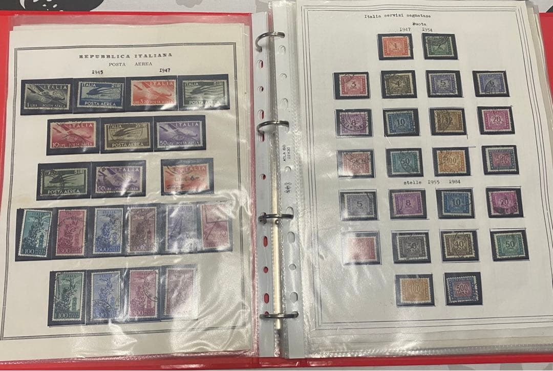 (N34) イタリア切手400枚入りフォルダー