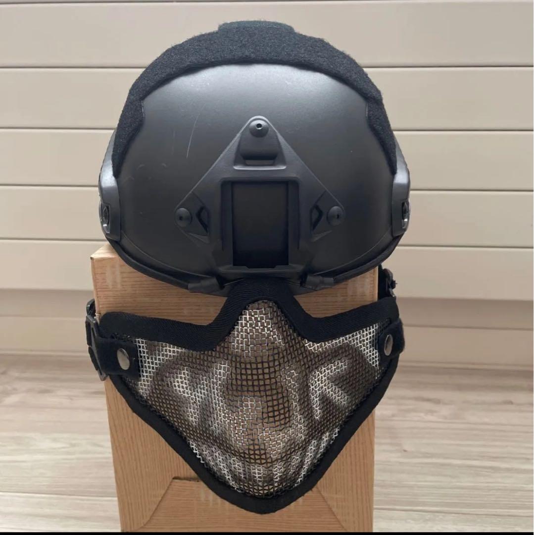 サバゲー特殊部隊セット　黒迷彩服、ベスト、ヘルメット、フェイスガード点、インナー