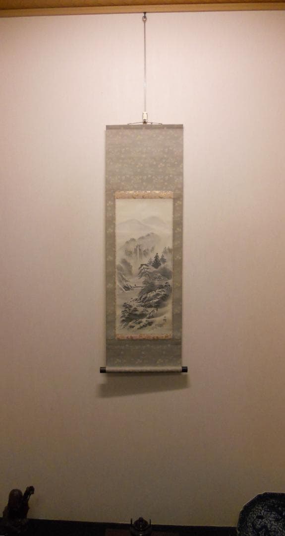 掛け軸 白樹 水墨山水 絹本 希少 軸装 茶道具 掛軸 美品 です。