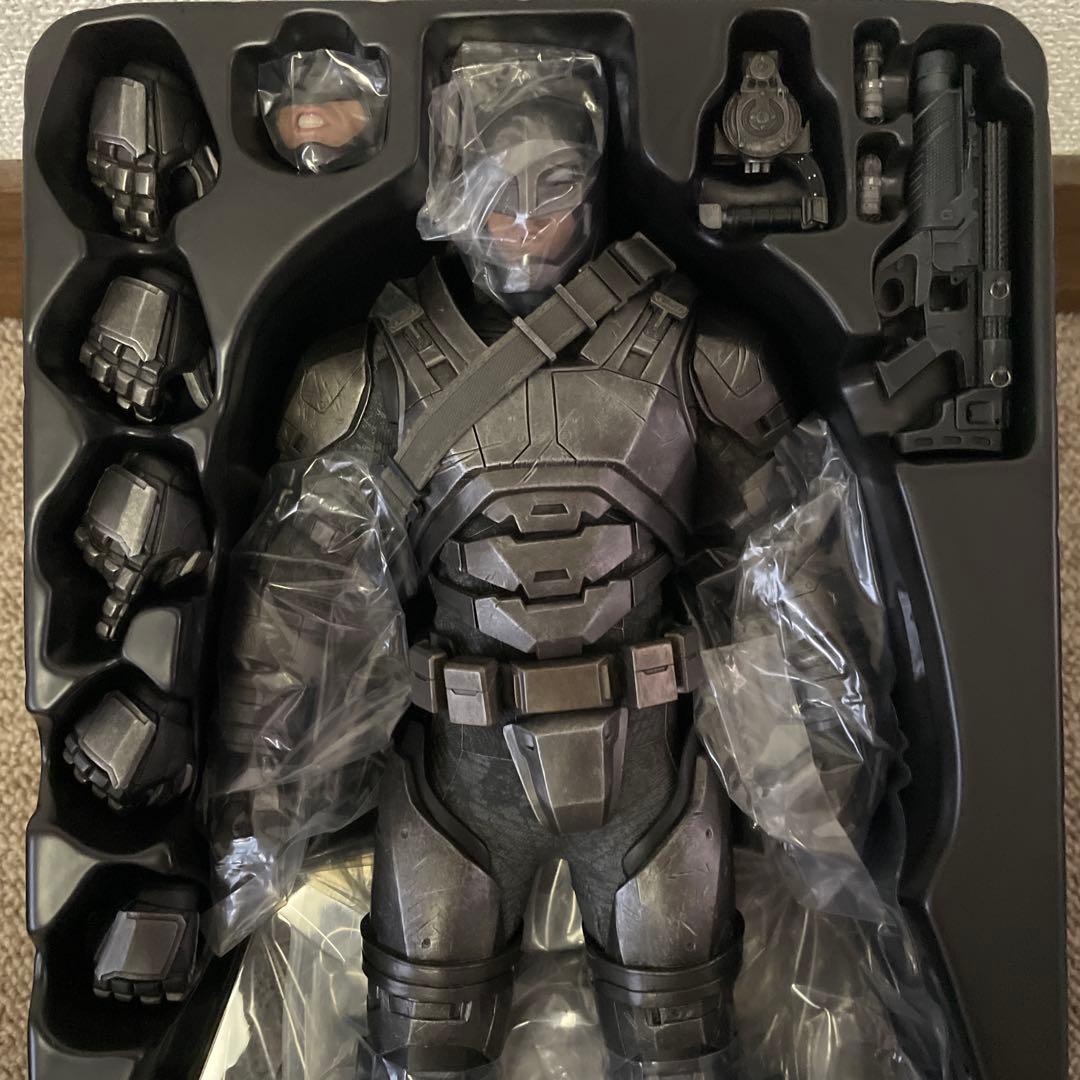【極美品】 アーマード・バットマン　ジャスティスの誕生　ホットトイズ