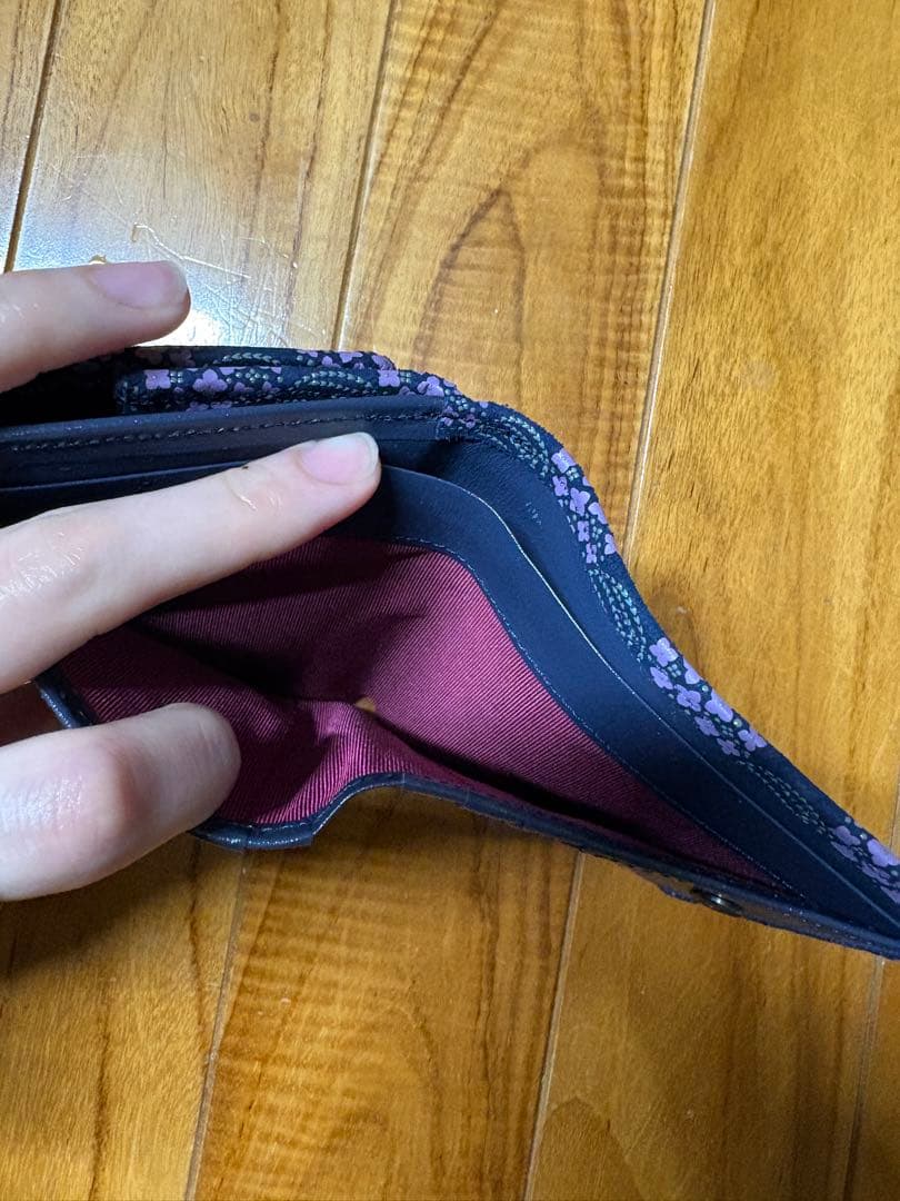 【新品】　印伝屋　インデンヤ　折り財布　あじさい　紫