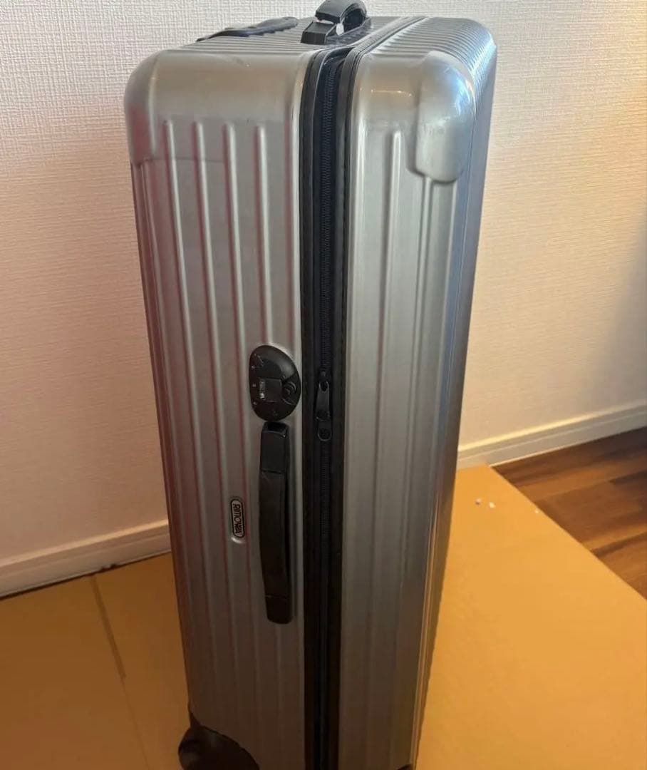 リモワ　サルサ　キャリーケース　104L